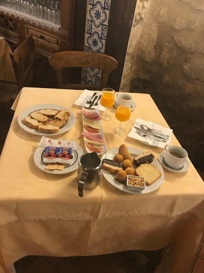 Hotel Tres Coronas De Silos Santo Domingo De Silos Ngoại thất bức ảnh